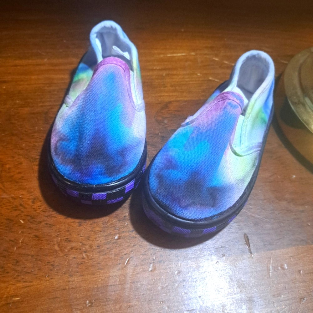 HAND CRAFTED TYE DYE KID SHOES